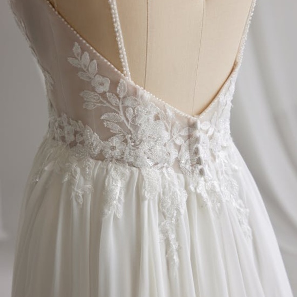 Rebecca Ingram by Maggie Sottero Gayle Wedding Dress - Picture 4 of 9
